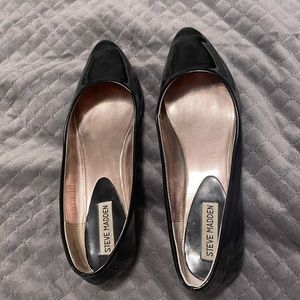 Steve Madden faux patent leather black flats, 8M